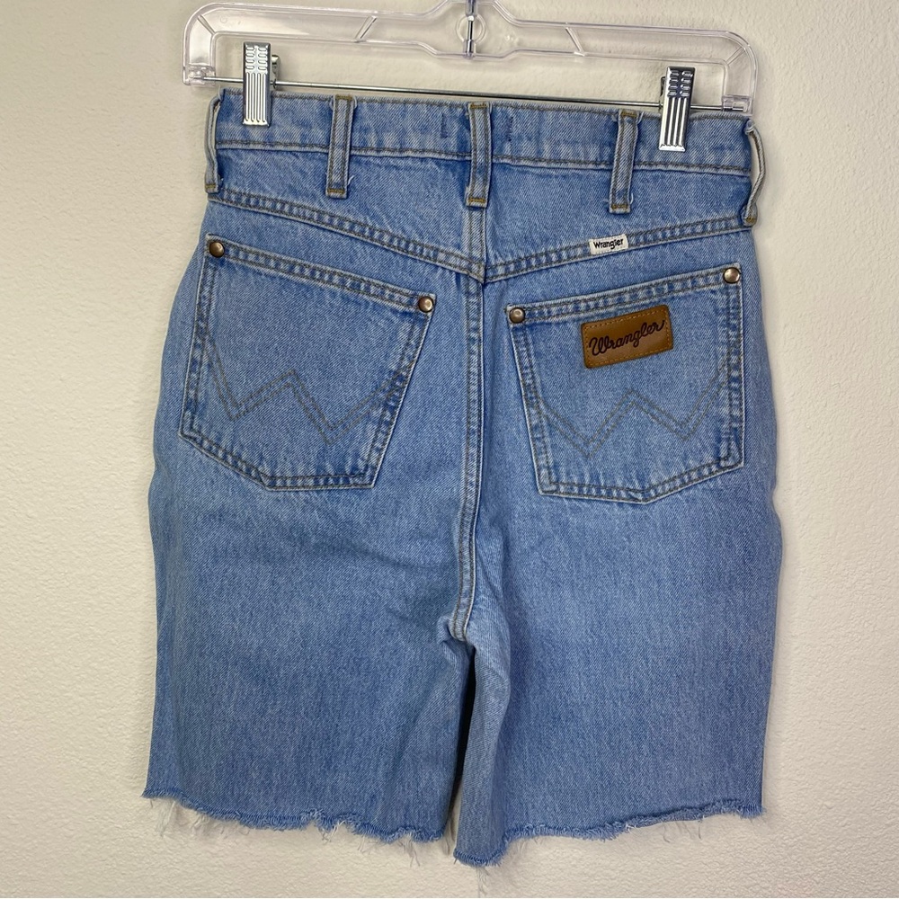 Wrangler Wanderer High Rise Women's Shorts 26x34 Light Wash Raw Hem Distressed - Picture 6 of 11